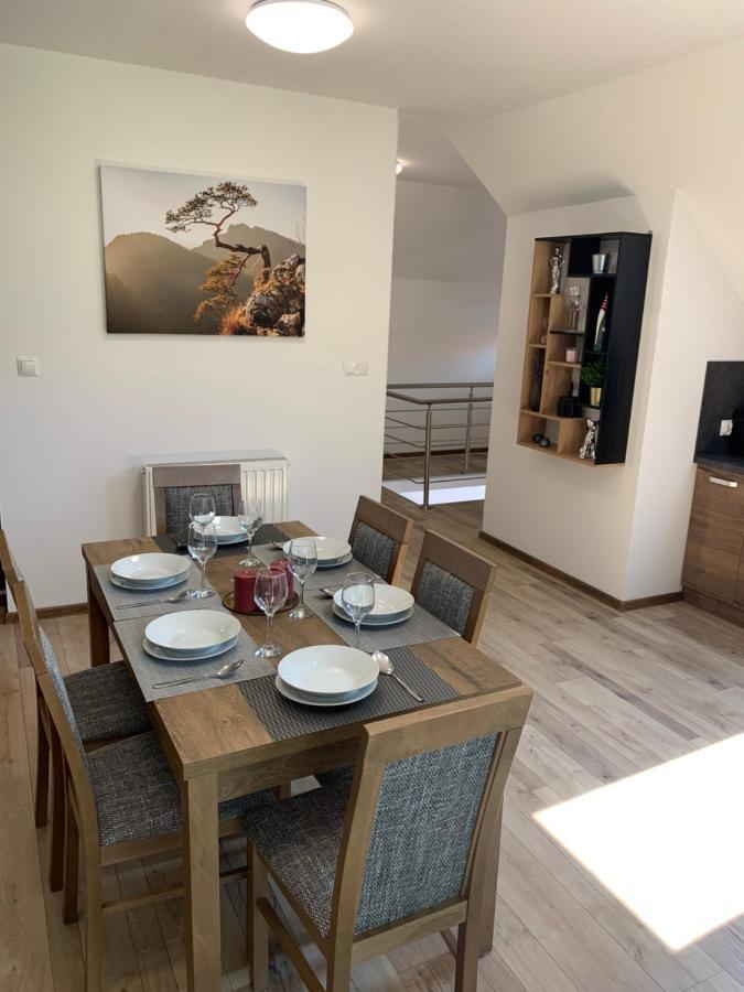Cozy 2-Bedroom Vacation Apartment With Entire Top Floor Gaj  Dış mekan fotoğraf