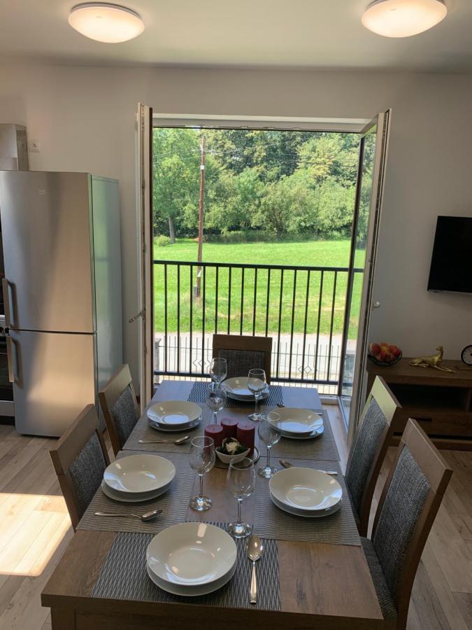 Cozy 2-Bedroom Vacation Apartment With Entire Top Floor Gaj  Dış mekan fotoğraf