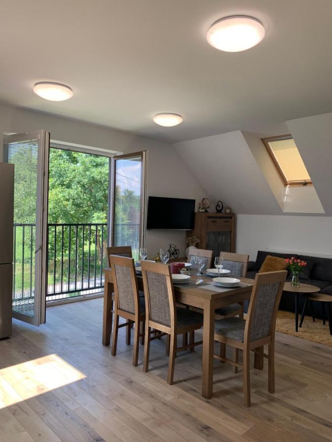 Cozy 2-Bedroom Vacation Apartment With Entire Top Floor Gaj  Dış mekan fotoğraf